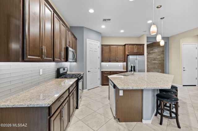 209 E Brookdale Way, Oro Valley, AZ 85755