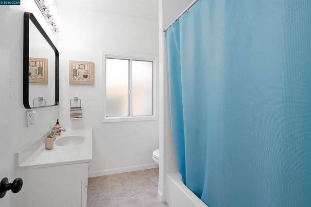 2011 Rosedale Ave, Oakland, CA 94601