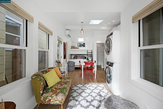 2011 Rosedale Ave, Oakland, CA 94601