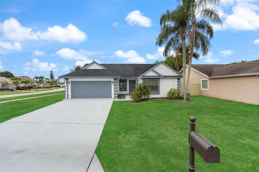 1665 Weather Vane Pl, Wellington, FL 33414
