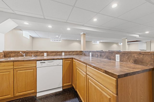 19924 Chalon Street, Saint Clair Shores, MI 48080