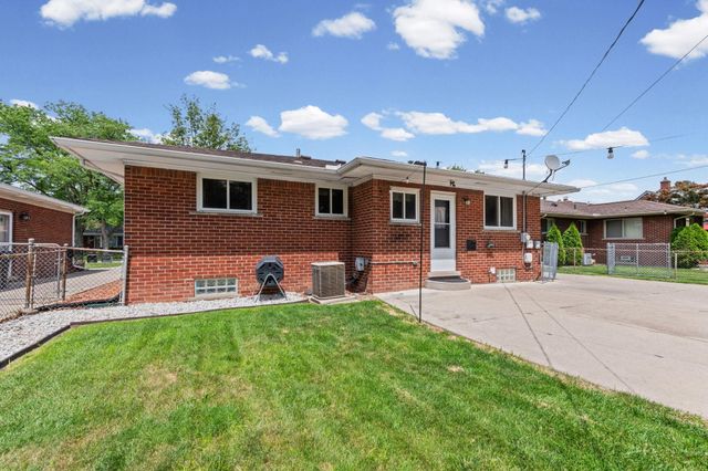 19924 Chalon Street, Saint Clair Shores, MI 48080