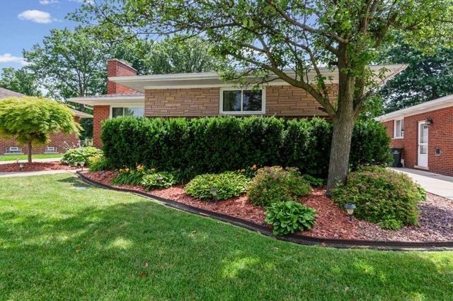 19924 Chalon Street, Saint Clair Shores, MI 48080