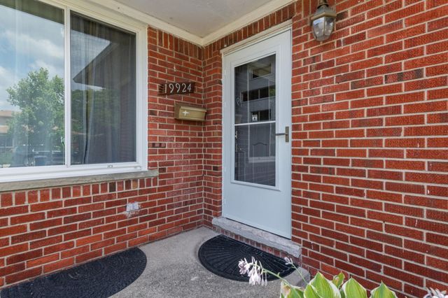 19924 Chalon Street, Saint Clair Shores, MI 48080