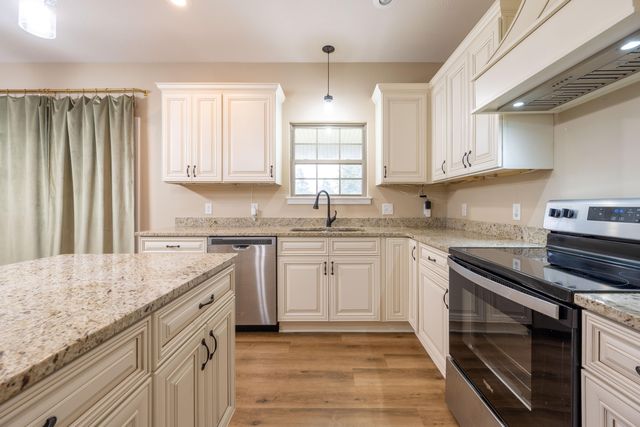 532 Fox Creek Road, Rogersville, MO 65742