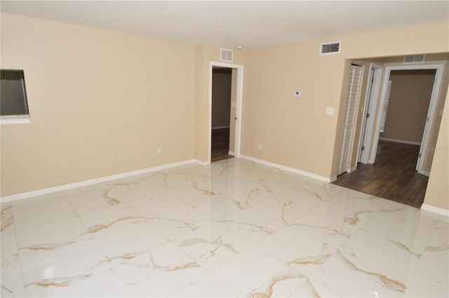 8764 MALLARD RESERVE DRIVE 101, Tampa, FL 33614