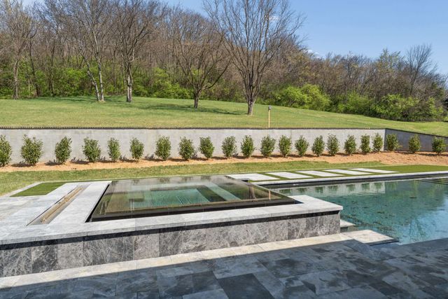 692 Legends Crest Dr, Franklin, TN 37069