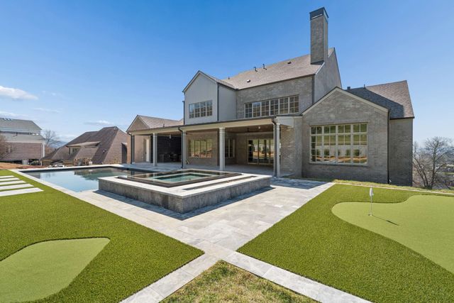 692 Legends Crest Dr, Franklin, TN 37069