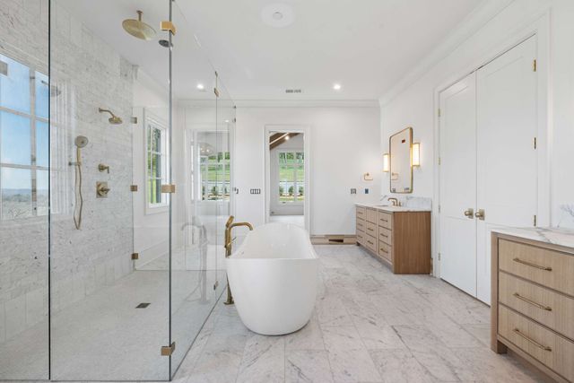 692 Legends Crest Dr, Franklin, TN 37069