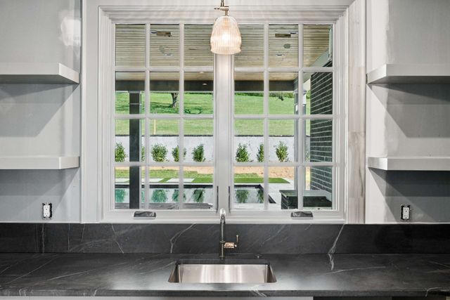 692 Legends Crest Dr, Franklin, TN 37069