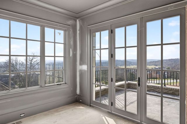 692 Legends Crest Dr, Franklin, TN 37069