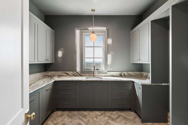 692 Legends Crest Dr, Franklin, TN 37069