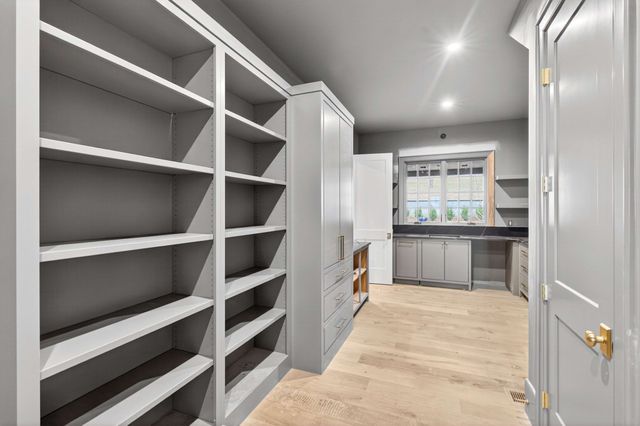 692 Legends Crest Dr, Franklin, TN 37069