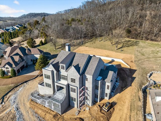 692 Legends Crest Dr, Franklin, TN 37069