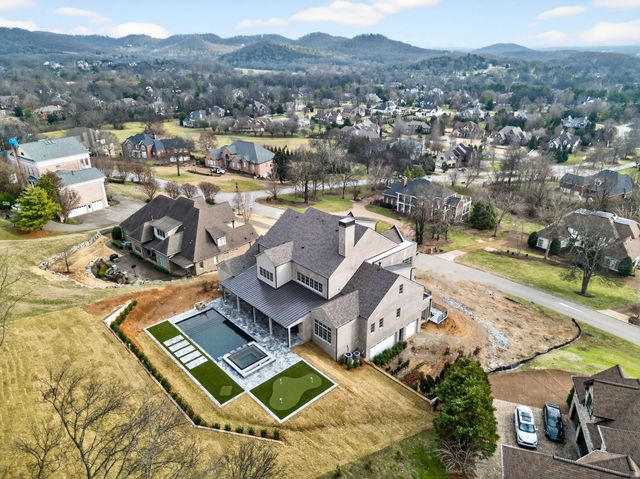 692 Legends Crest Dr, Franklin, TN 37069