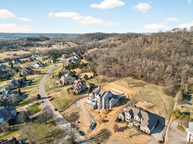692 Legends Crest Dr, Franklin, TN 37069