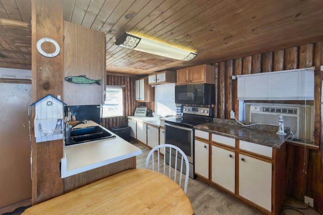 19360 W Chippewa Drive, Evart, MI 49631