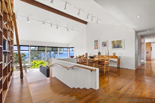 8496 Westway Drive, La Jolla, CA 92037