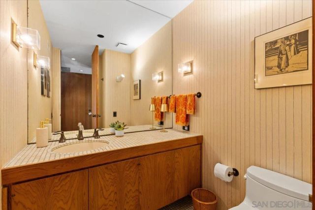 8496 Westway Drive, La Jolla, CA 92037
