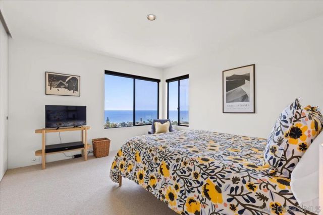 8496 Westway Drive, La Jolla, CA 92037