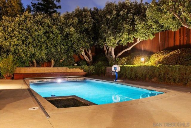 8496 Westway Drive, La Jolla, CA 92037