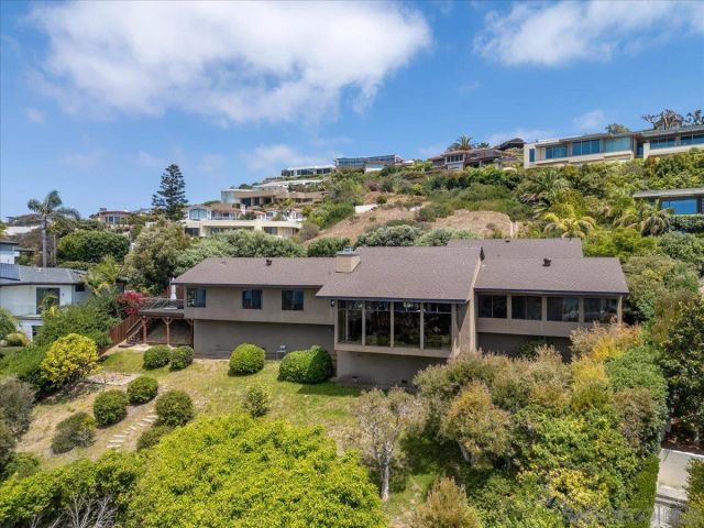 8496 Westway Drive, La Jolla, CA 92037