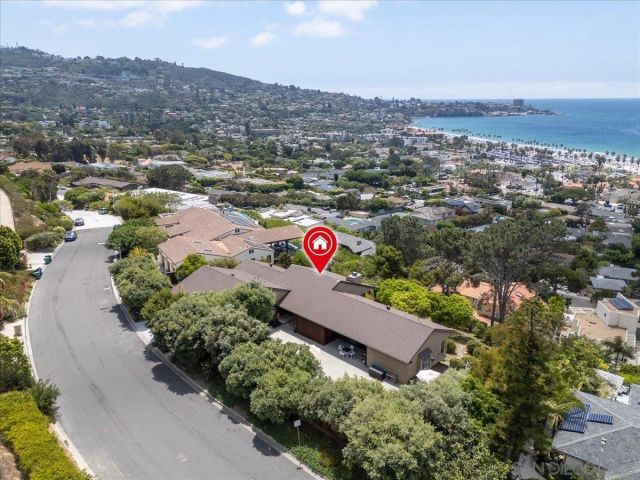 8496 Westway Drive, La Jolla, CA 92037