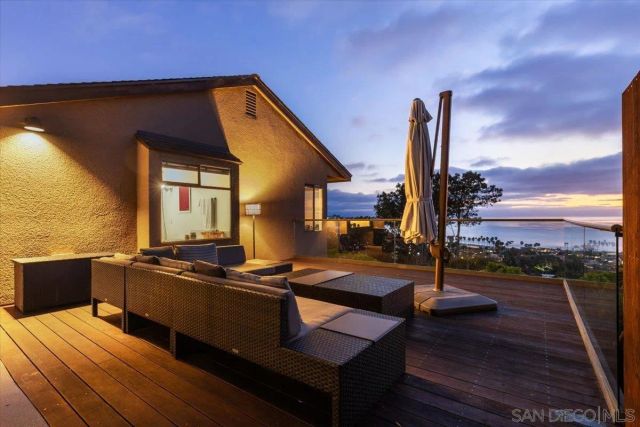 8496 Westway Drive, La Jolla, CA 92037