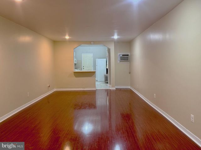 2512 N FRONT ST, Philadelphia, PA 19133