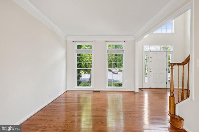 44217 NAVAJO DR, Ashburn, VA 20147