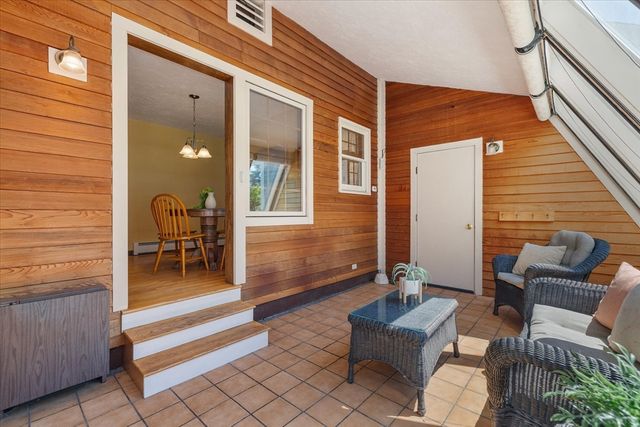 2 Fox Run Rd, Sterling, MA 01564