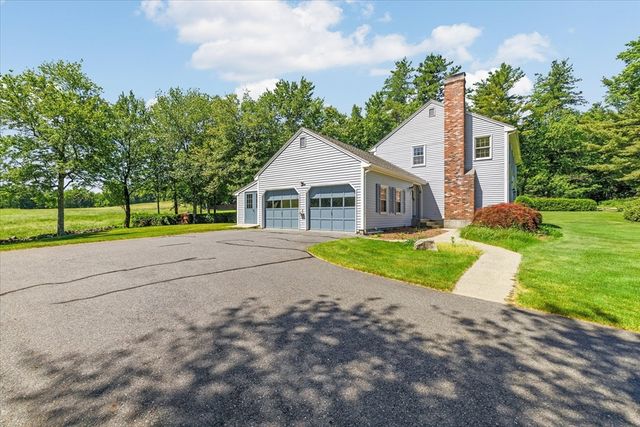 2 Fox Run Rd, Sterling, MA 01564