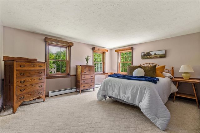 2 Fox Run Rd, Sterling, MA 01564