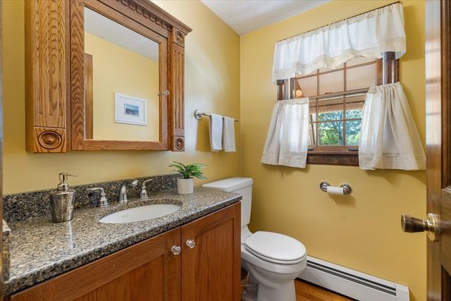 2 Fox Run Rd, Sterling, MA 01564