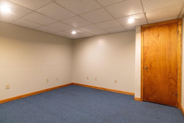 2 Fox Run Rd, Sterling, MA 01564