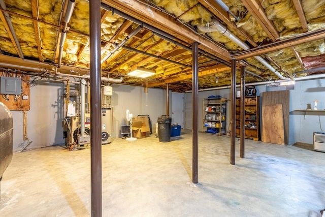2 Fox Run Rd, Sterling, MA 01564