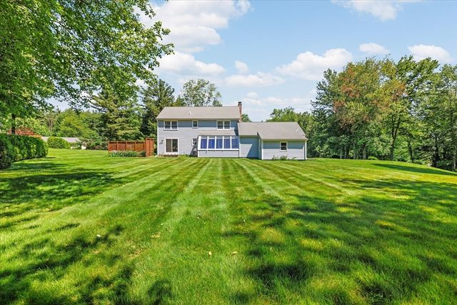 2 Fox Run Rd, Sterling, MA 01564