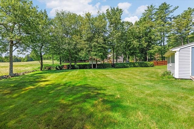 2 Fox Run Rd, Sterling, MA 01564