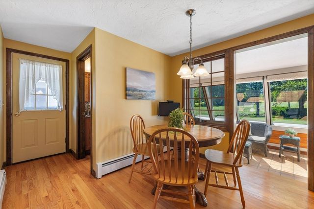 2 Fox Run Rd, Sterling, MA 01564