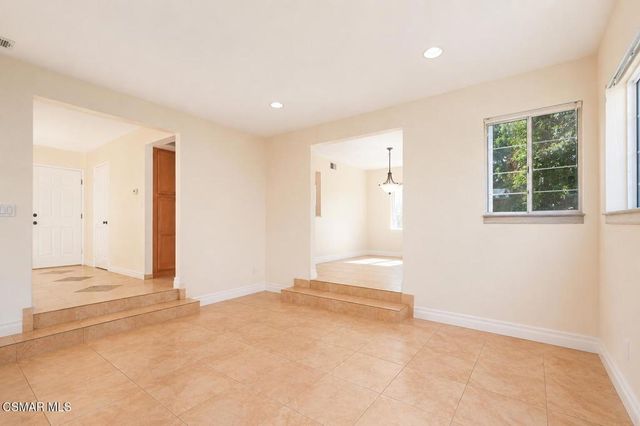 4345 Willow Glen Street, Calabasas, CA 91302