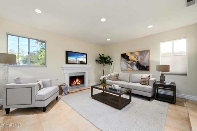 4345 Willow Glen Street, Calabasas, CA 91302