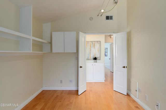 4345 Willow Glen Street, Calabasas, CA 91302