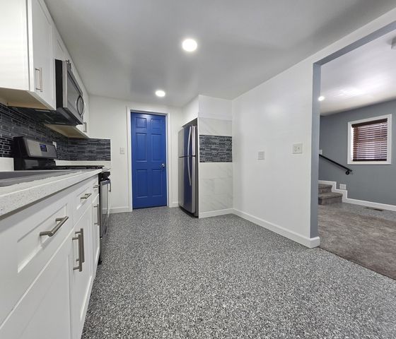 6N221 Virginia Road, Roselle, IL 60172