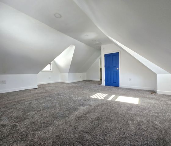 6N221 Virginia Road, Roselle, IL 60172