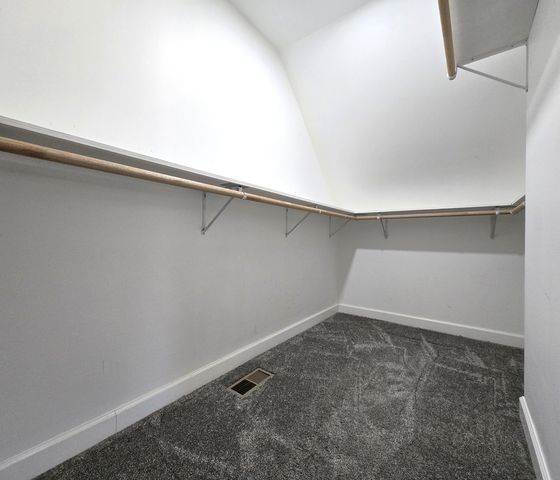 6N221 Virginia Road, Roselle, IL 60172