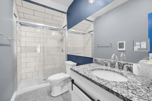 6N221 Virginia Road, Roselle, IL 60172