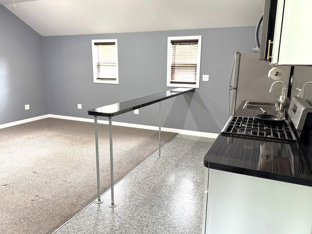 6N221 Virginia Road, Roselle, IL 60172