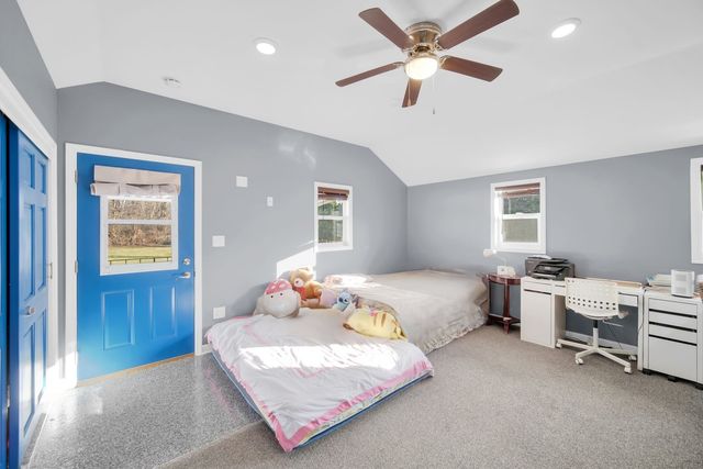 6N221 Virginia Road, Roselle, IL 60172