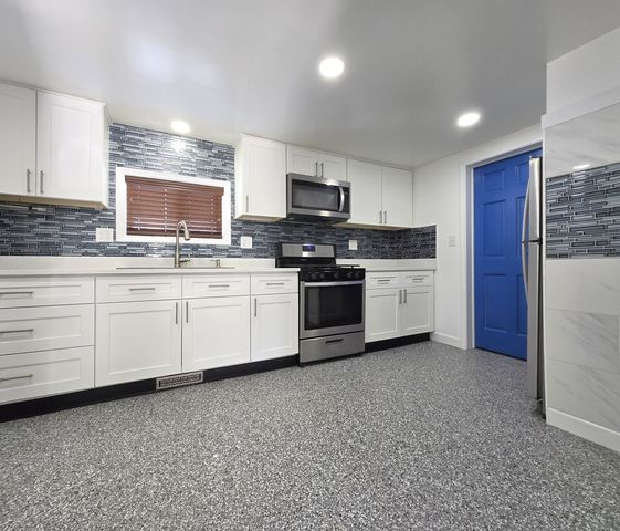 6N221 Virginia Road, Roselle, IL 60172