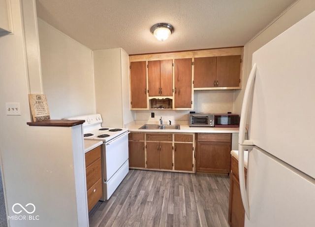 1120 Bomar Lane, Greenwood, IN 46142